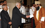 H.E Mr Mahmoud Abbas, President of the State of Palestine with Imam Umer Ahmed Ilyasi, Chief Imam, All India Imam Organization at Rashtrapati Bhavan in New Delhi